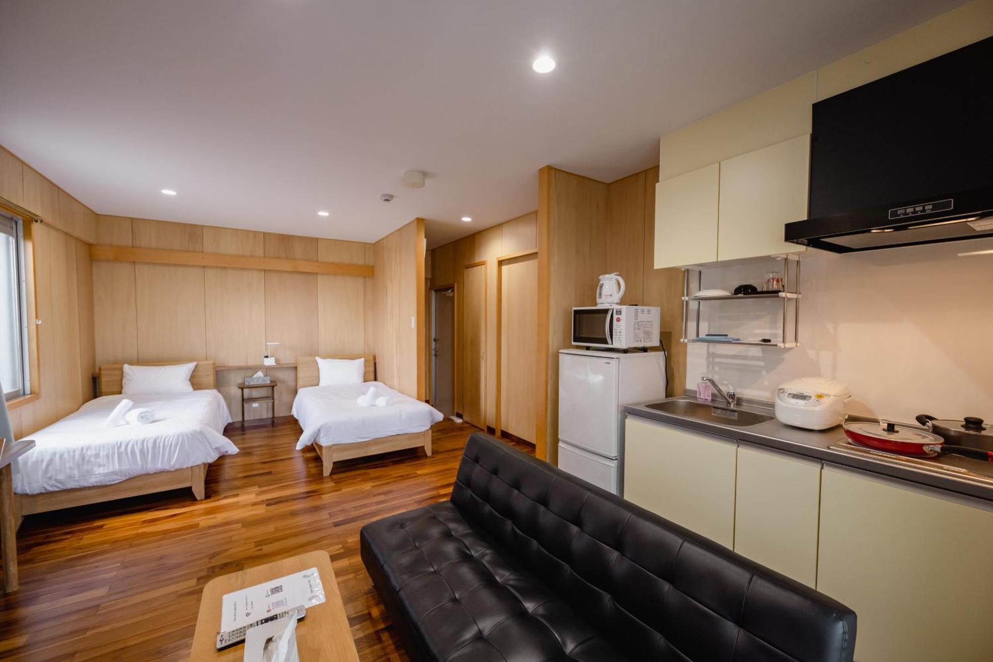 Apartment Kawamitsu Yunafuwa